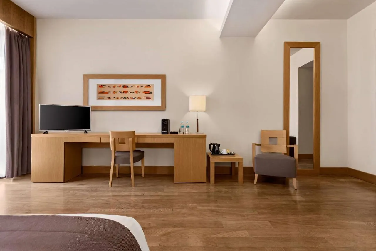 Lazart Hotel, Trademark Collection By Wyndham Salonic